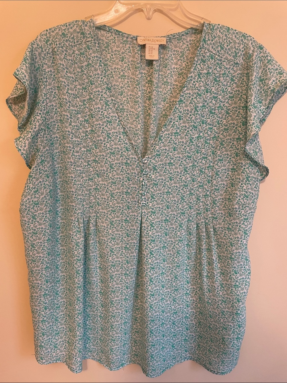 Cynthia Rowley Green and White Floral V-Neck Cap Sleeve Blouse